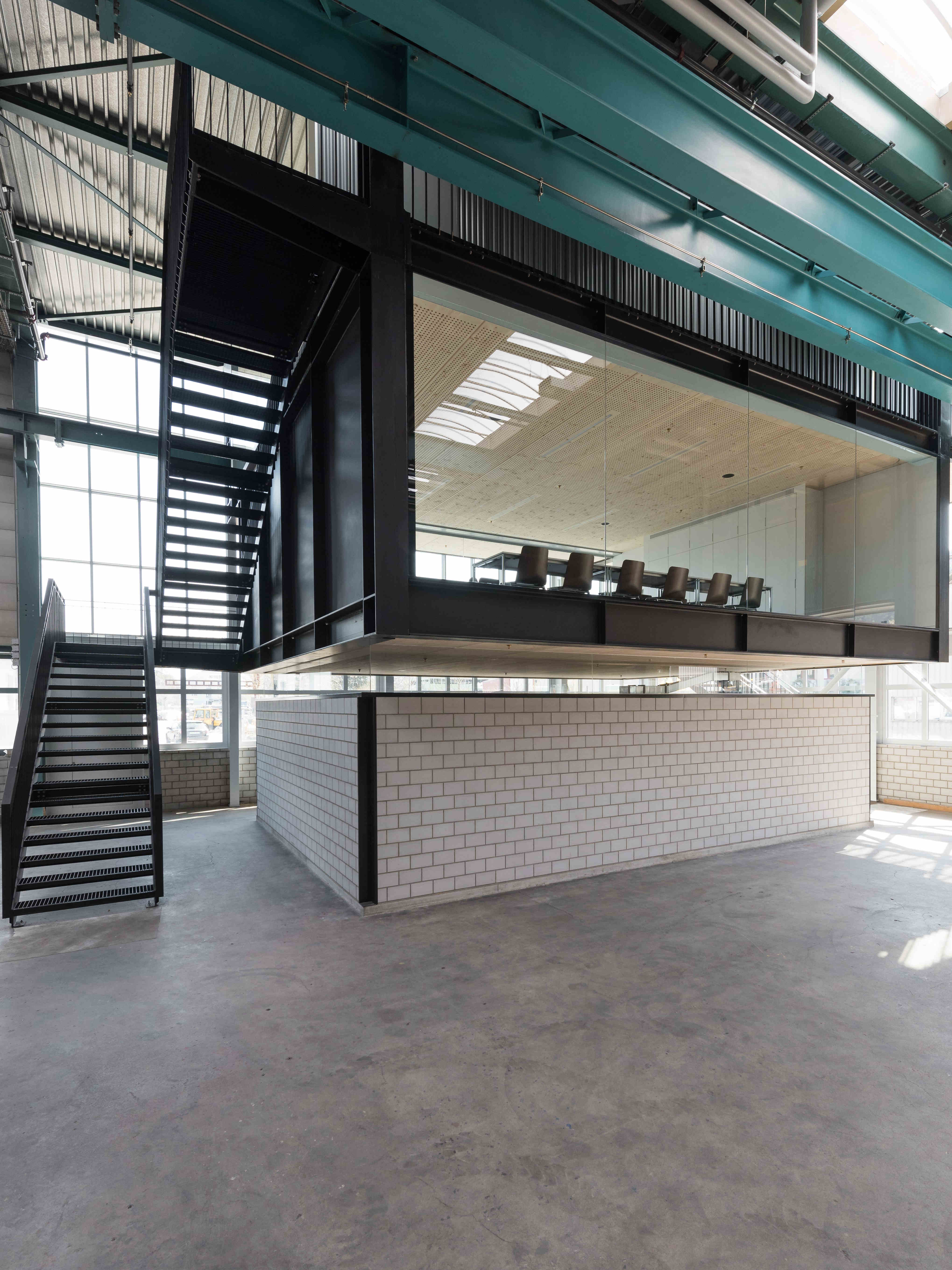 A-1628_Furrer_Frey_AG_Fassade_und_Innere_Verglasungen_06.jpg